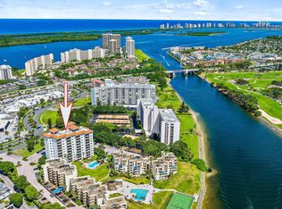 370 Golfview Rd APT 304, North Palm Beach, FL 33408