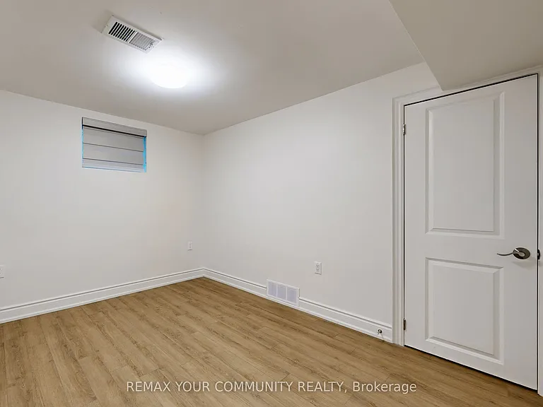 135 Searle Ave — Photo 35