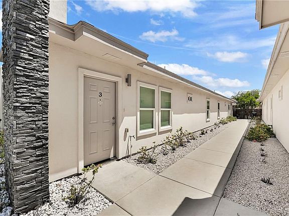 3rd image of 1012 E La Cantera Ave