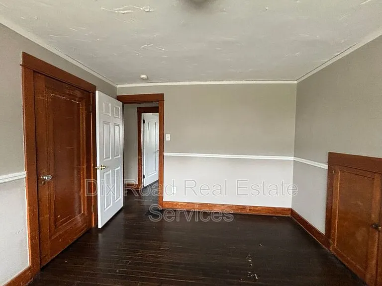 4013 E 3rd St — Photo 21