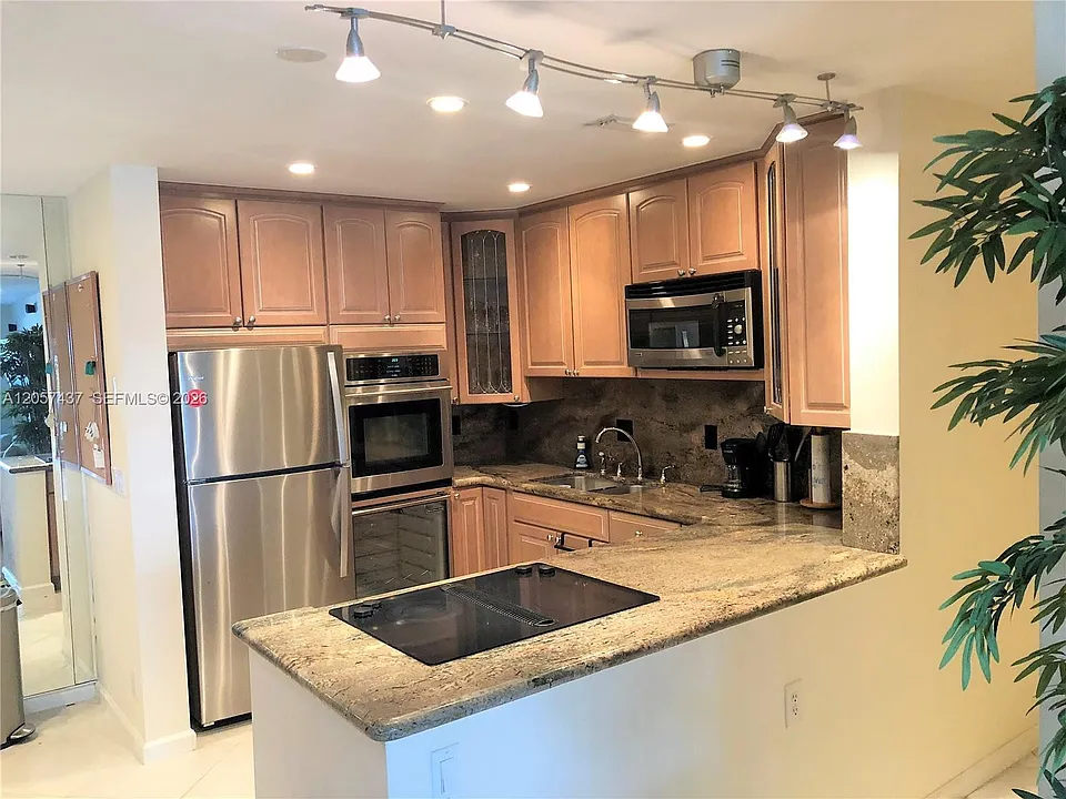 6339 Bay Club Dr #2