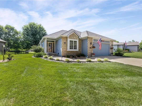 29412 Rockwood Ave, Paola, KS 66071