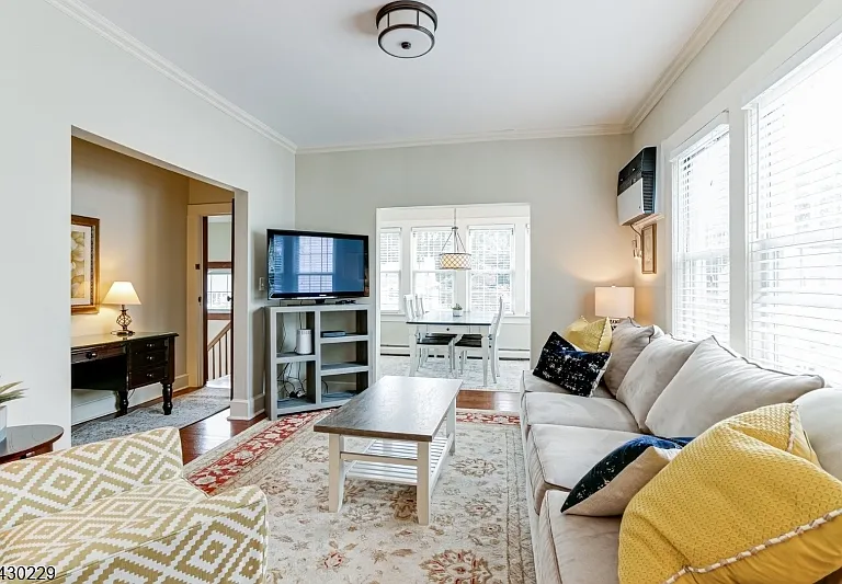 34 Fairview Ave #2 — Photo 4