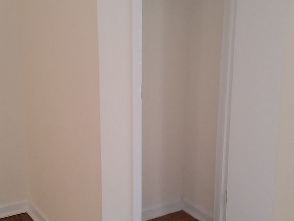 5th image of 613 E 16th St APT 2G