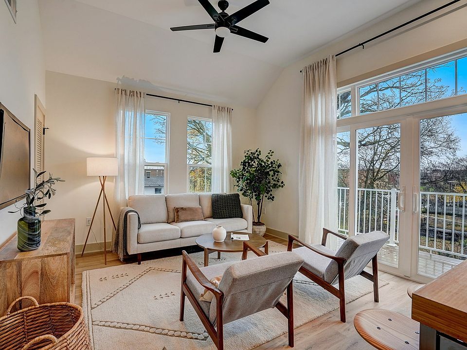 Flats On East Gay | 1 Bedroom