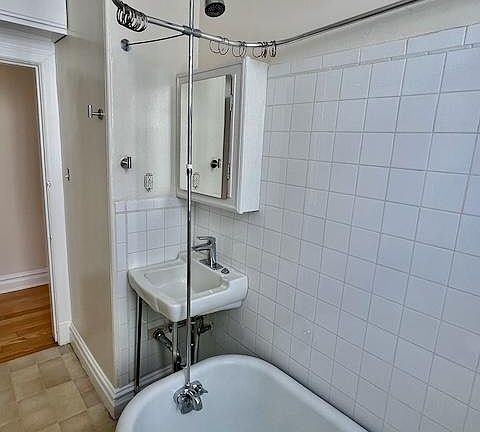 5th image of 1492 Pacific Ave APT 5
