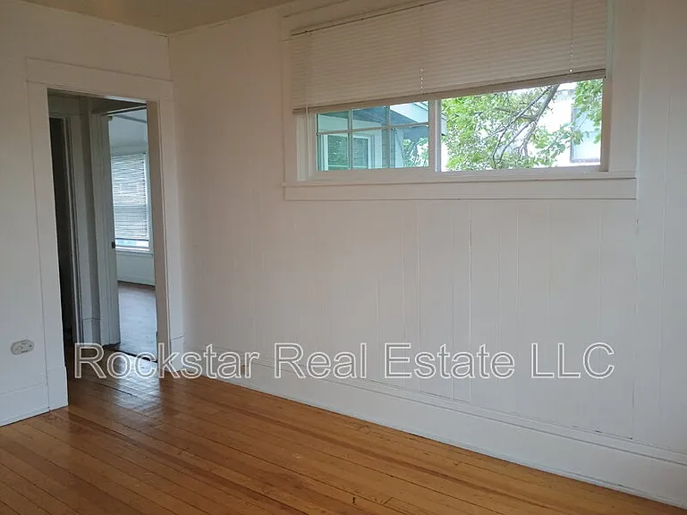 1524 W Gardner Ave #3 — Photo 2