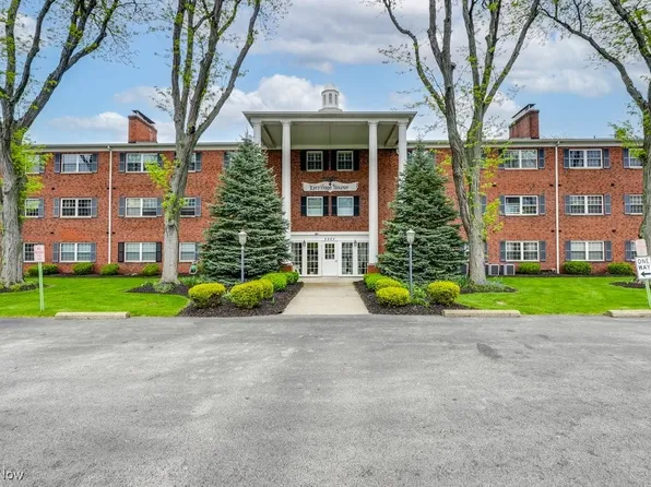 2885 Pease Dr APT 317, Rocky River, OH 44116