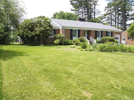 2nd image of 527 Woodvale Dr