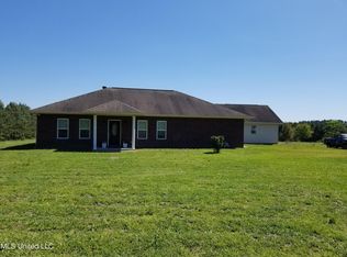 210 Longview Ln, Poplarville, MS 39470