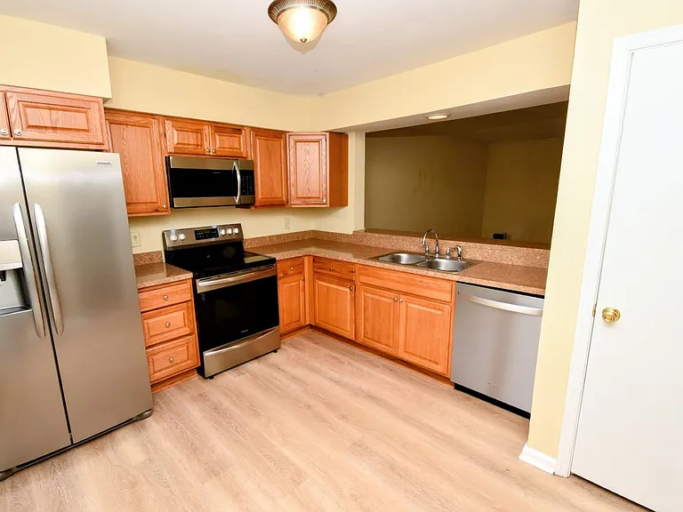 5216 Johnstown Ln — Photo 8