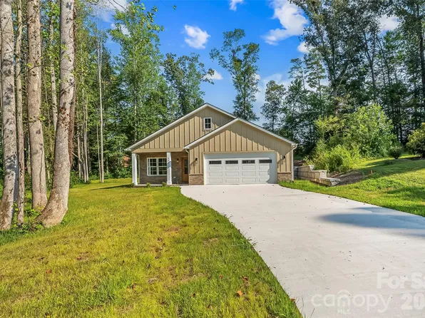156 Oakdale Dr, Morganton, NC 28655