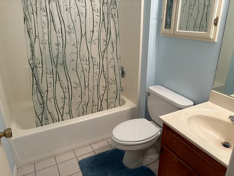 412 Canterbury Dr — Photo 9