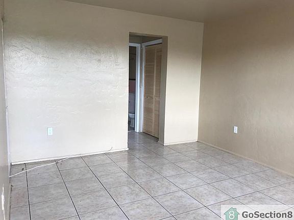 3rd image of 1525 NW 1st Pl APT 2