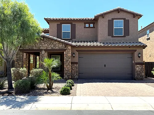1829 W Spur Dr Photo 1