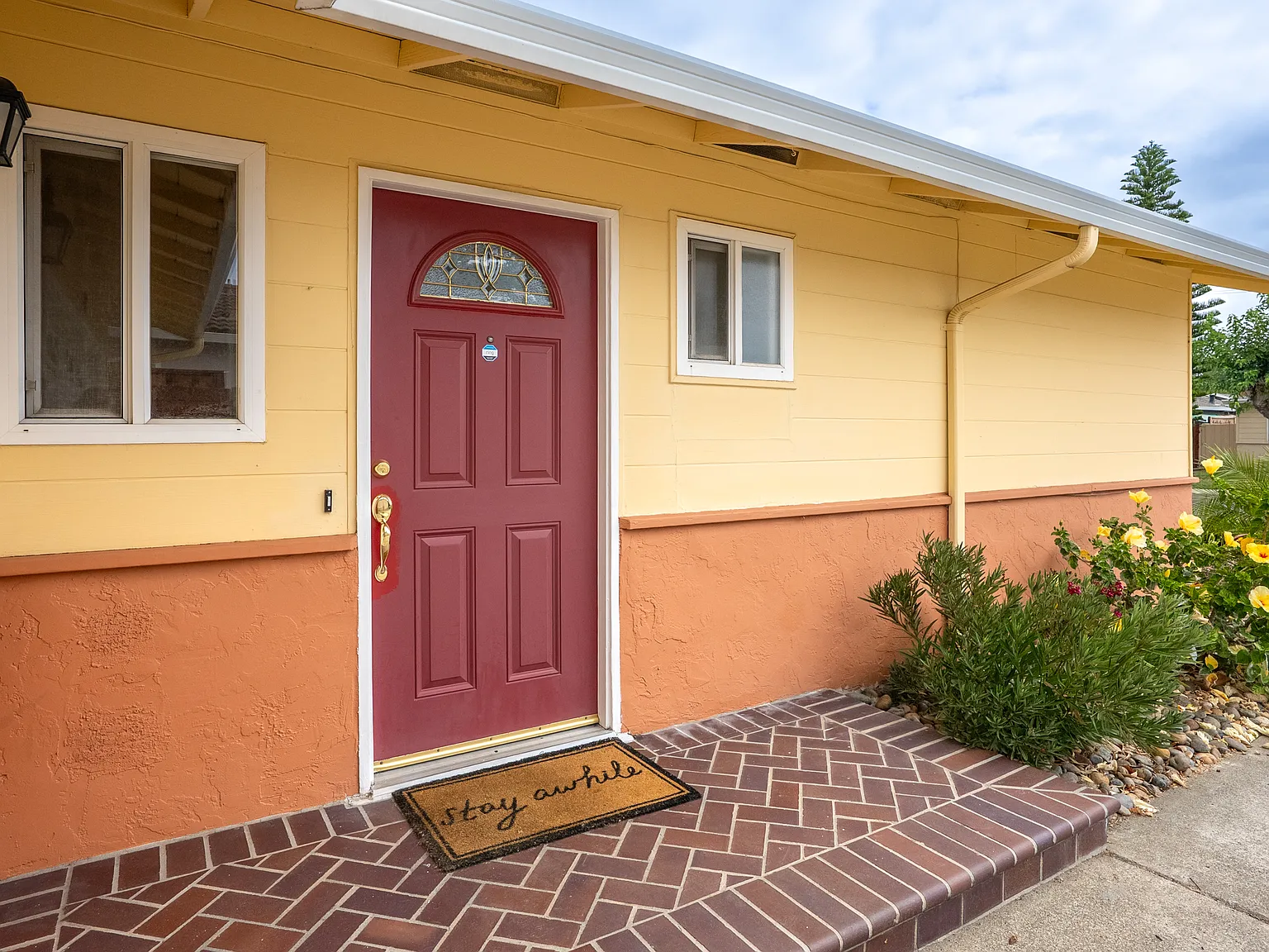 3 bed, 1056 sqft, $5,200 — Photo 4