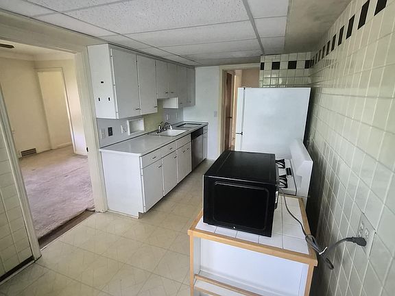 5th image of 13699 Cedar Rd #1