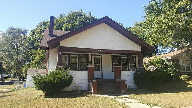 1st image of 404 N Sunset Ave