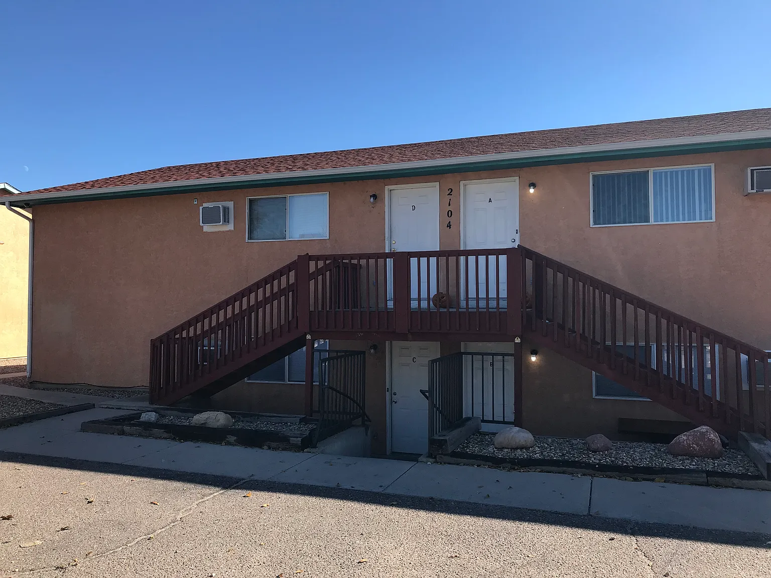 2 bed, 1040 sqft, $1,095 — Photo 1