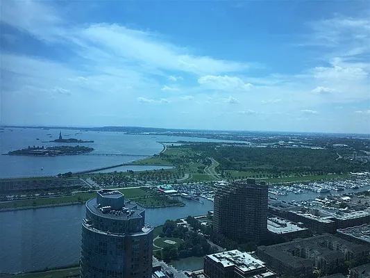 Sold by Nestseekers | media 10