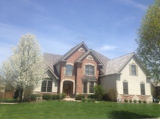 692 Ashton Ln, South Elgin, IL 60177