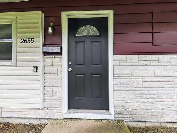 2nd image of 2655 Niagara St