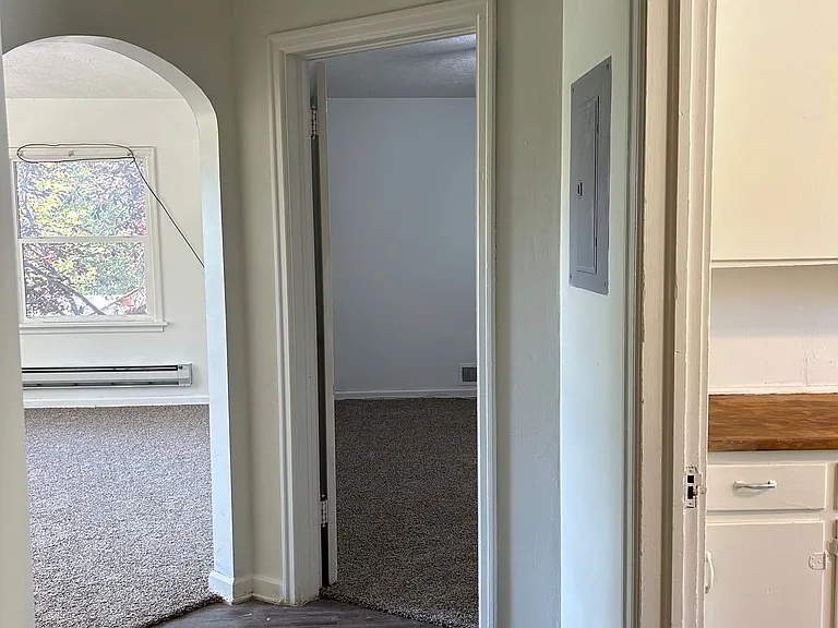 Apartments available in a highly desirable University District location! — Photo 23