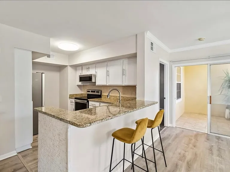 1010 Villagio Cir #108 — Photo 29