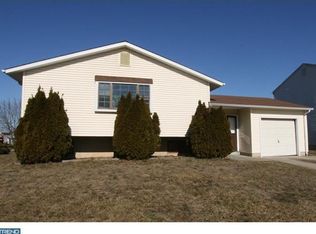 17 Flint Hill Dr, Newark, DE 19702