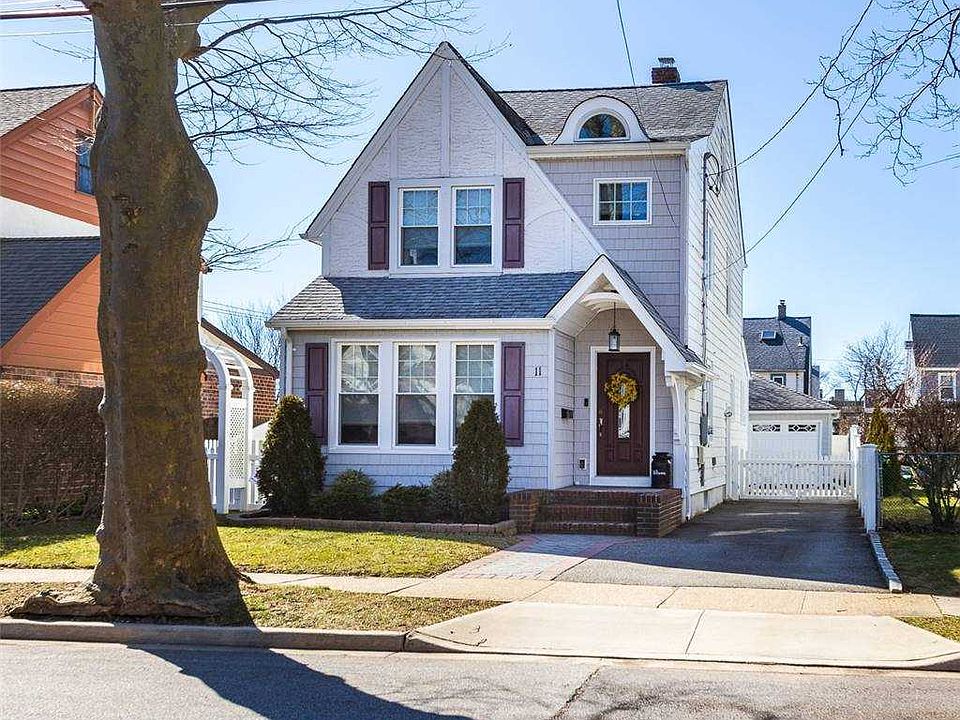 1st image of 11 Violet Ave