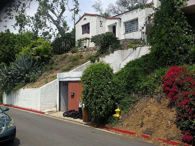 2 bed, 1085 sqft, $3,500 — Photo 1