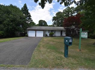 305 Easton St, Ronkonkoma, NY 11779