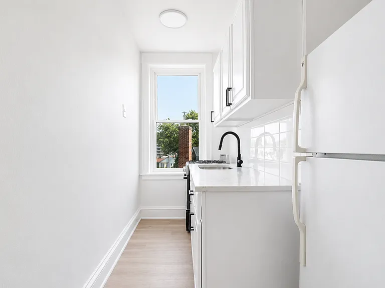 Belmont Place — Photo 38