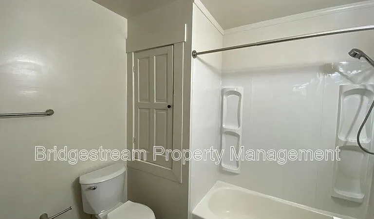 14 Nassau St — Photo 9