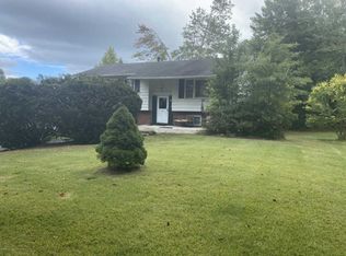 4 Holiday Rd, Manalapan, NJ 07726