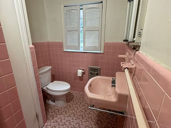 5th image of 1510 Mike Ann Dr