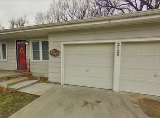 2125 Ivy Dr, Manhattan, KS 66502