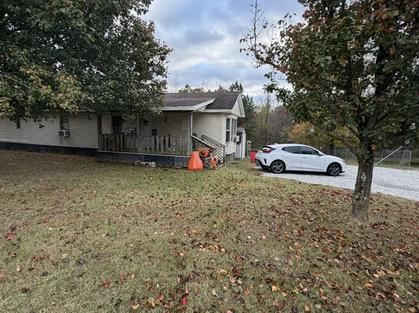 2745 Highway 47 N, White Bluff, TN 37187