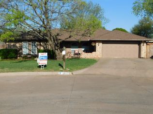 1807 Overland Dr, Duncan, OK 73533