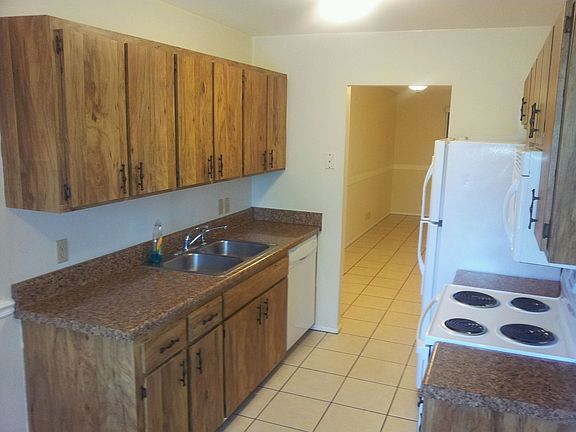 3rd image of 1285 Cheney Hwy Unit D