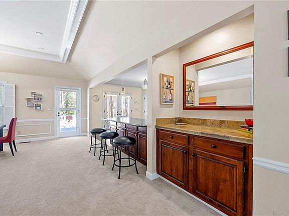 4th image of 4059 Norton Pl SE