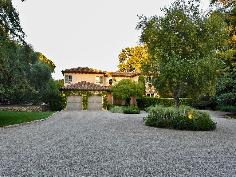 580 Parra Grande Ln — Photo 3