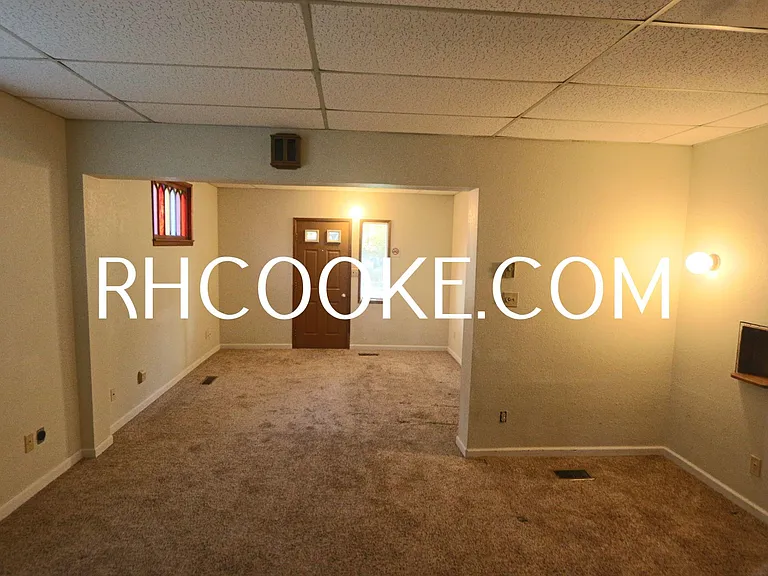 2402 W Bridge Ave #1 — Photo 5