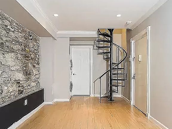 3rd image of 233 E 59th St APT 3B