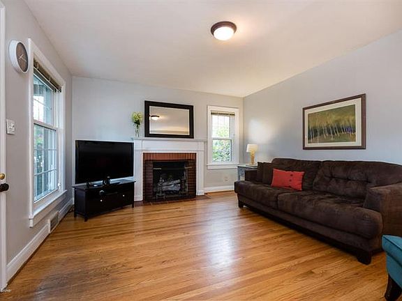 5th image of 2833 Eleanor Ave