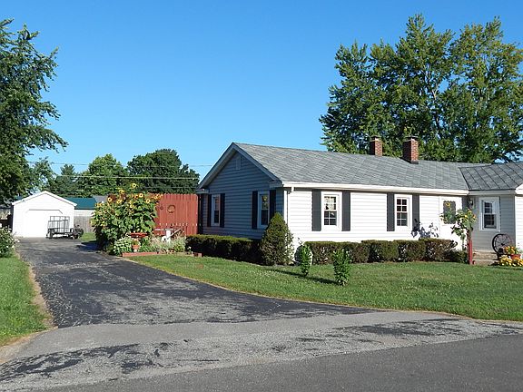 3rd image of 3908 N Water St