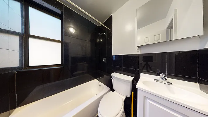 Rented by Bond New York | media 28