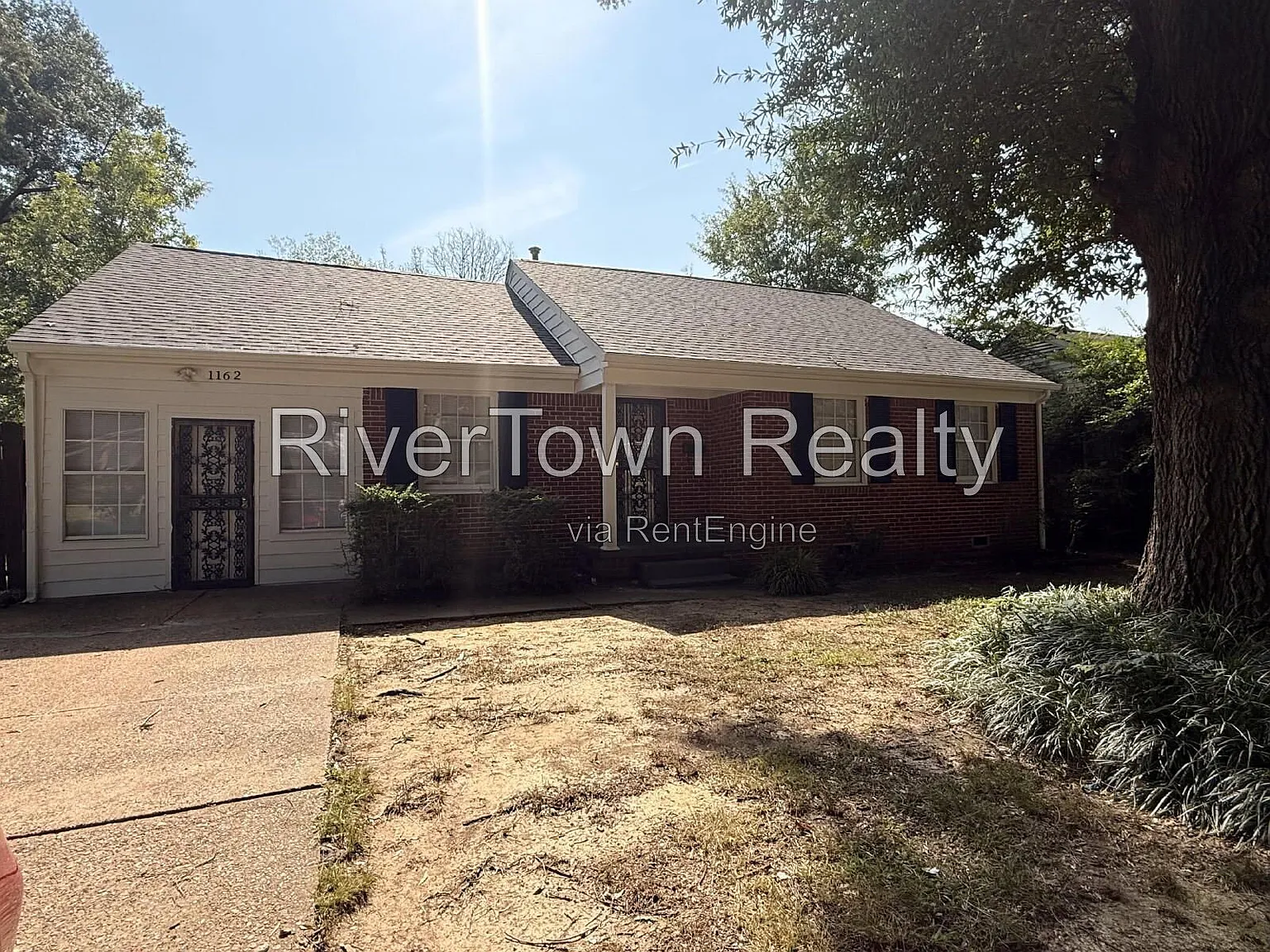 3 bed, 1.5 bath, 1251 sqft, $1,395 — Photo 2