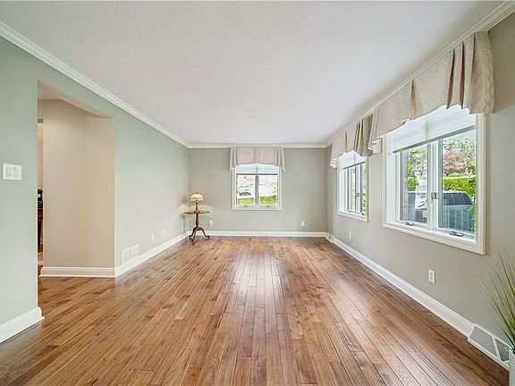 4th image of 405 Laurelwood Dr