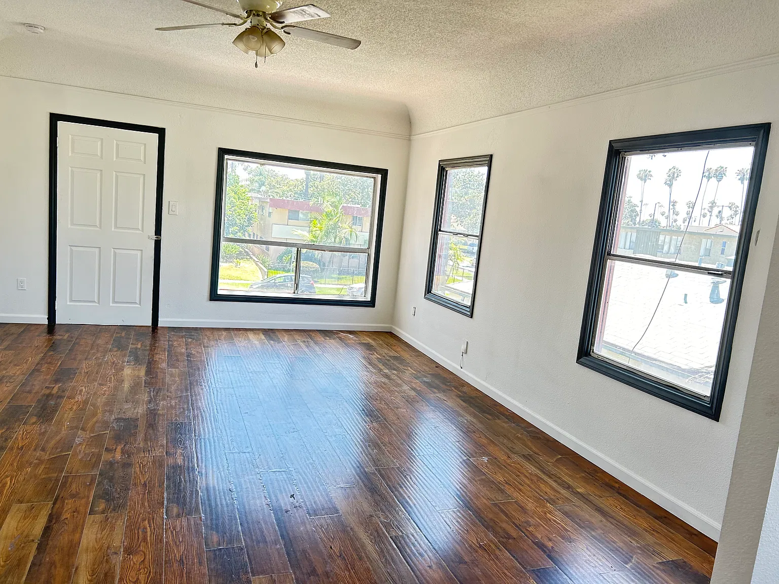 2 bed, 900 sqft, $2,499 — Photo 1